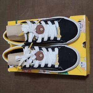 Line Friends x Skechers Shoes. Size: 9